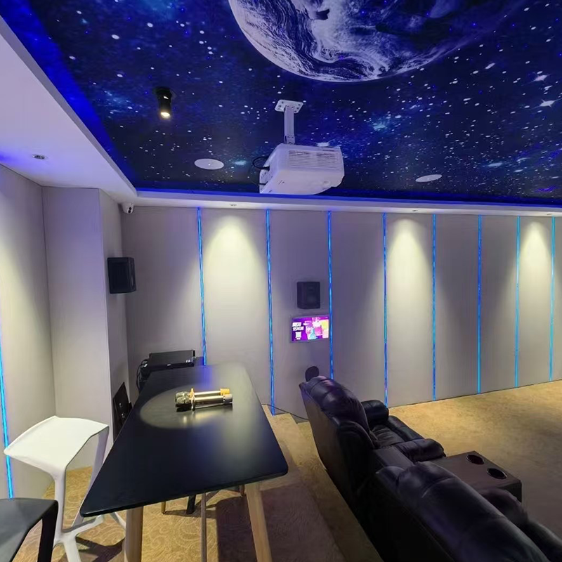 ホテルに適した布巻き吸音壁パネルを使用したインテリアデザイン